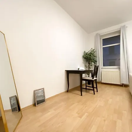 Top-apartment In Leipzig-gohlis-sud - King-size-bett, Schreibtisch, Sehr Schnelles Internet & Netflix *