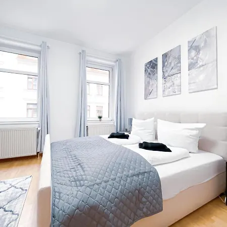 Apartment Top-apartment In Leipzig-gohlis-sud - King-size-bett, Schreibtisch, Sehr Schnelles Internet & Netflix *