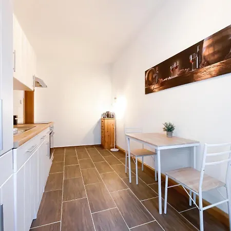 Apartment Top-apartment In Leipzig-gohlis-sud - King-size-bett, Schreibtisch, Sehr Schnelles Internet & Netflix